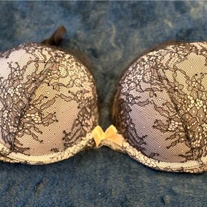Victoria’s Secret bombshell bra push up 32C